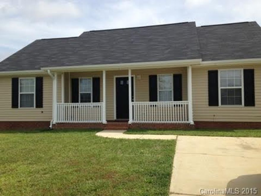 Charming 1 story home located in Lakeview Village subdivision. Cozy living room. Spacious bedrooms with lots of closet space. Wonderful kitchen and breakfast area. Tenant to verify all schools. ALL APPLICATIONS SUBJECT TO NATIONWIDE CRIMINAL, CREDIT, SEX OFFENDER AND EVICTION CHECK. WE DO NOT ACCEPT SECTION 8. DO NOT DISTURB CURRENT TENANT. ALL PETS ARE CONDITIONAL AND MUST BE APPROVED.