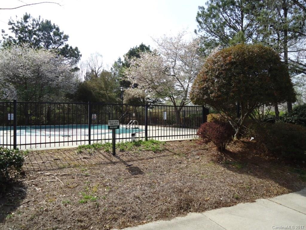 Maple Crest - Residential