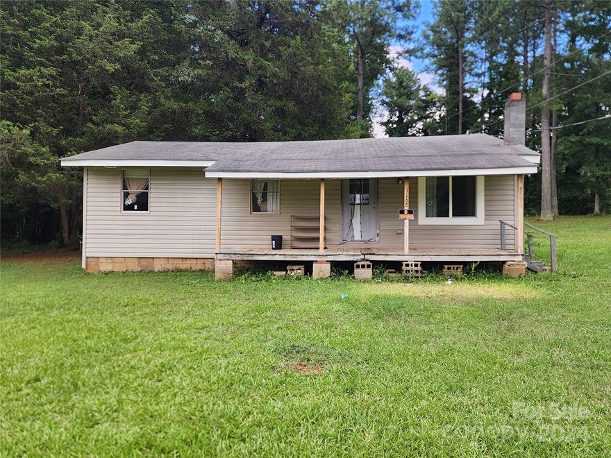 A perfect opportunity to revitalize this 2 bedroom, 1 bath home on a spacious 1.25 acre lot!  Are you the investor looking for your next home to transform or a DIY buyer that is wanting to add in the upgrades and options that you've been searching for? This home needs work and is being sold as-is but come see the potential it holds!