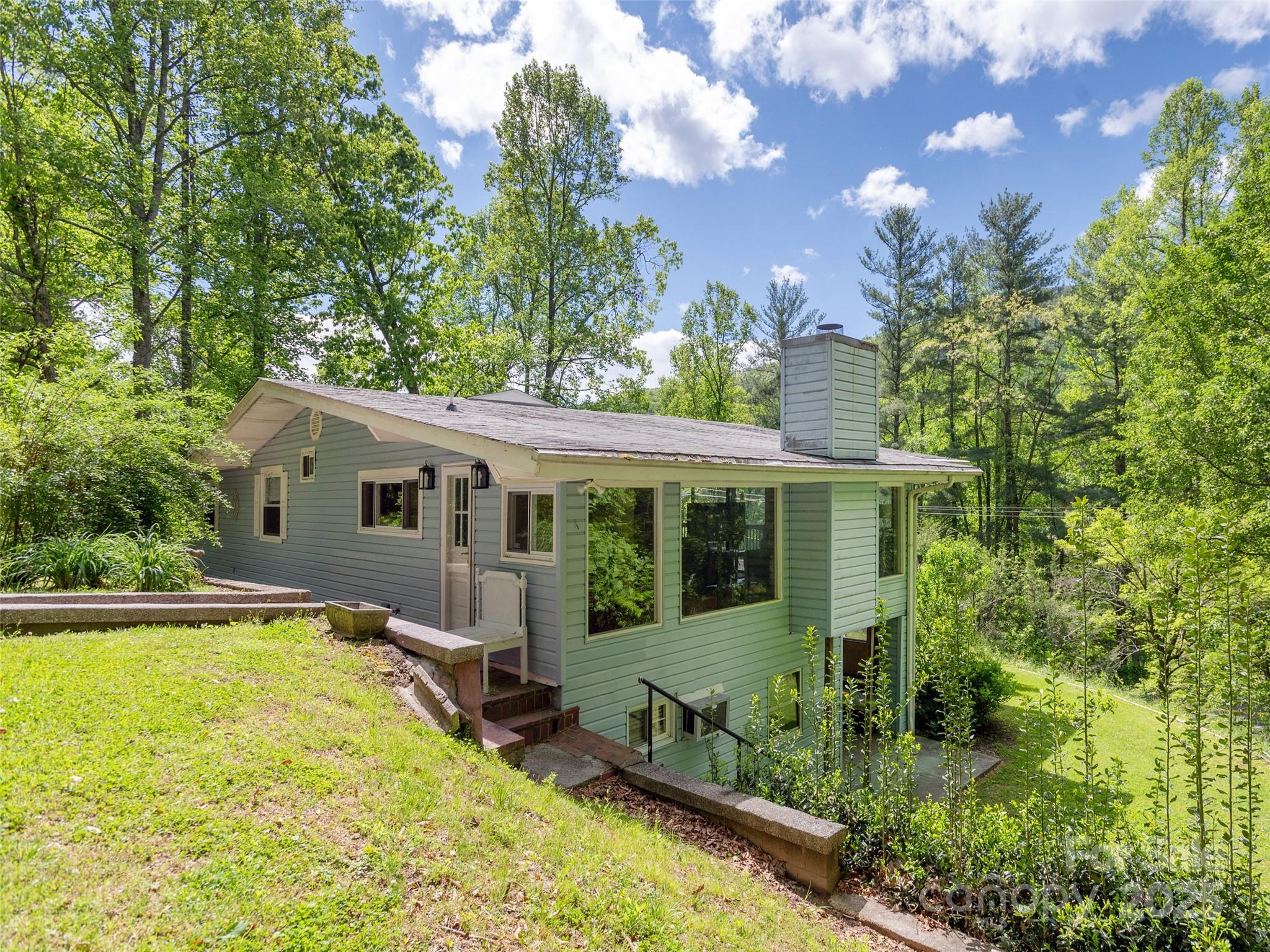 61 W Lake View Road