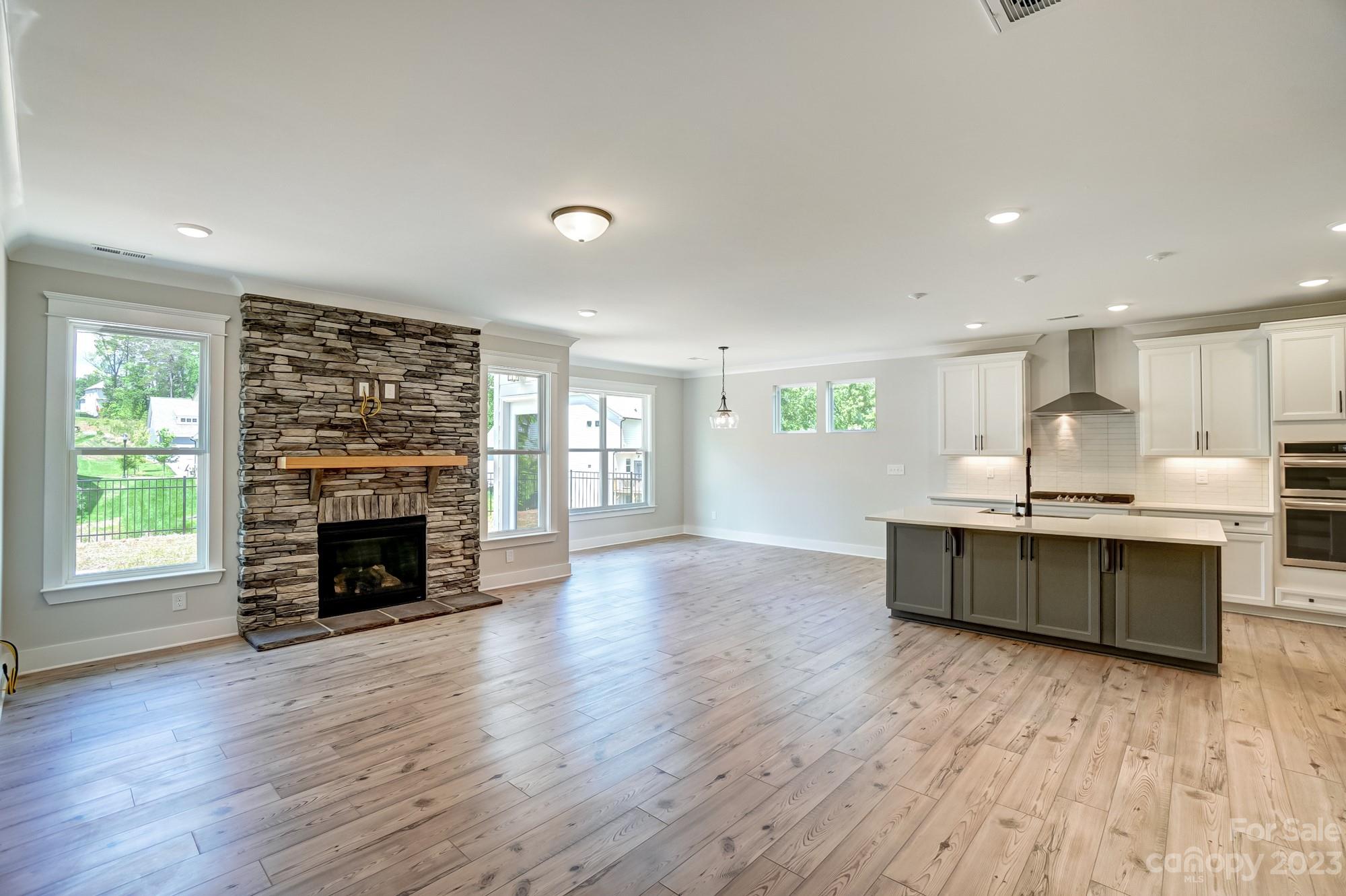 Robinson Oaks - Residential