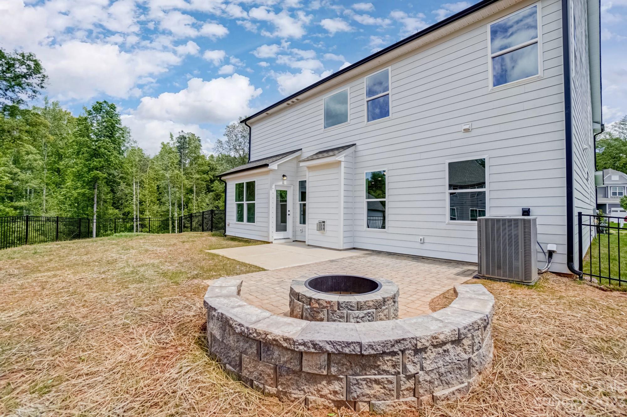 Robinson Oaks - Residential