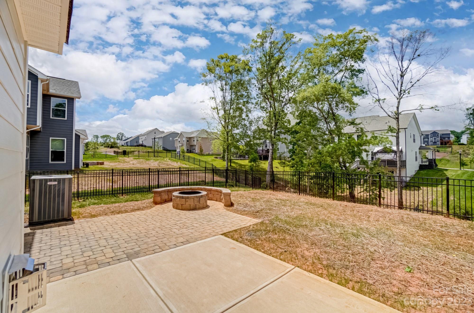 Robinson Oaks - Residential