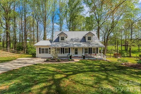 1548 Castell Lane Hickory NC 28601