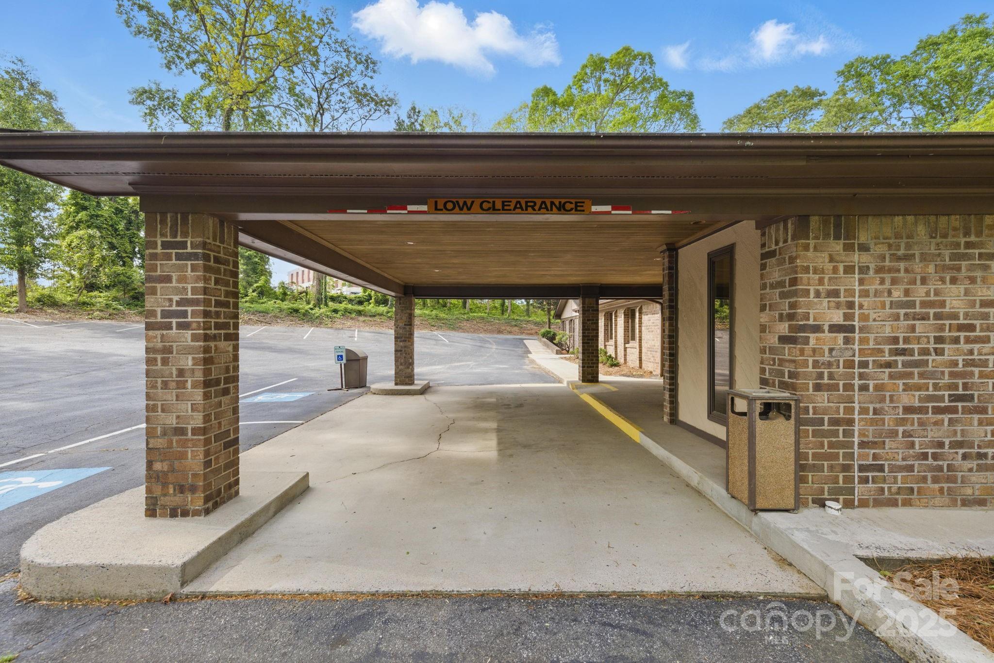 141 Tryon Road