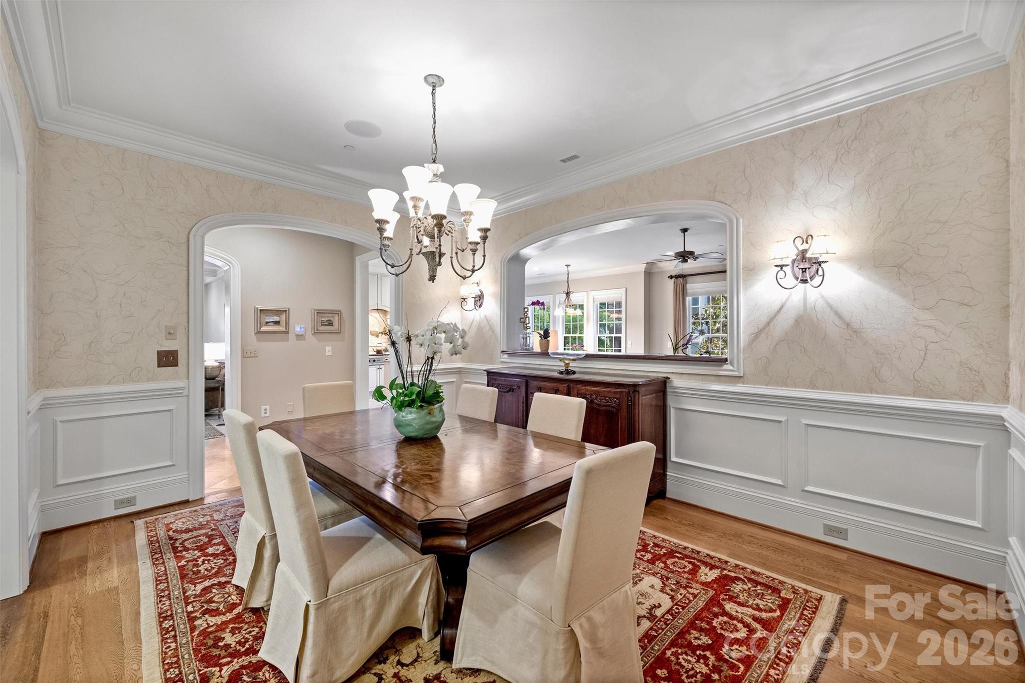 2210 Roswell Avenue 204