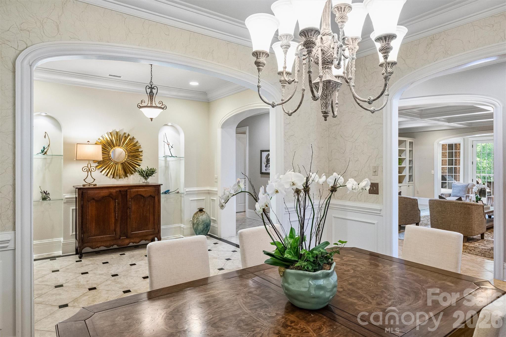 2210 Roswell Avenue 204