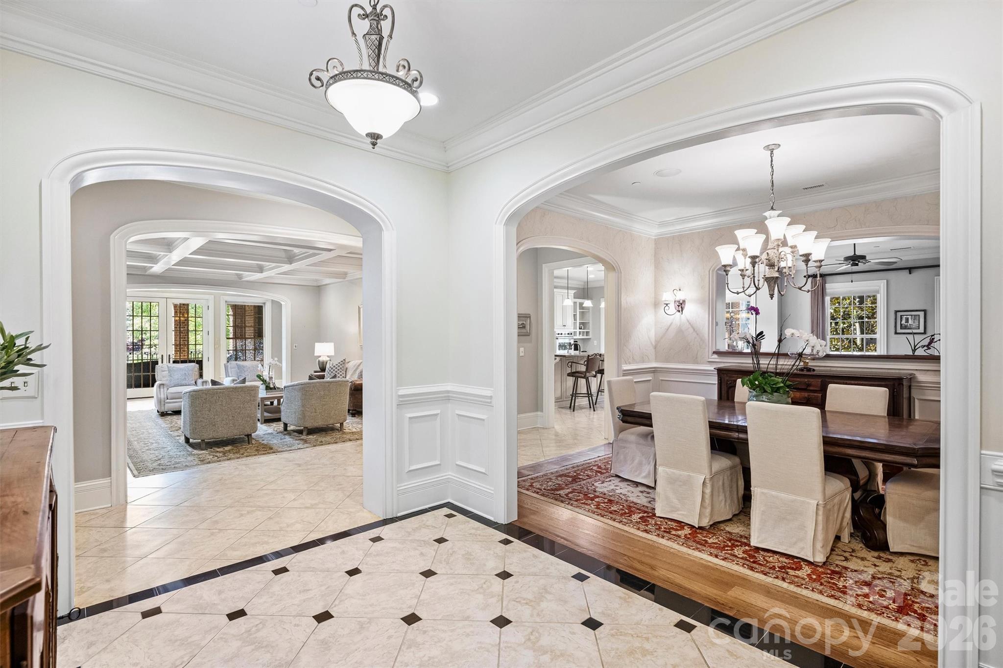 2210 Roswell Avenue 204