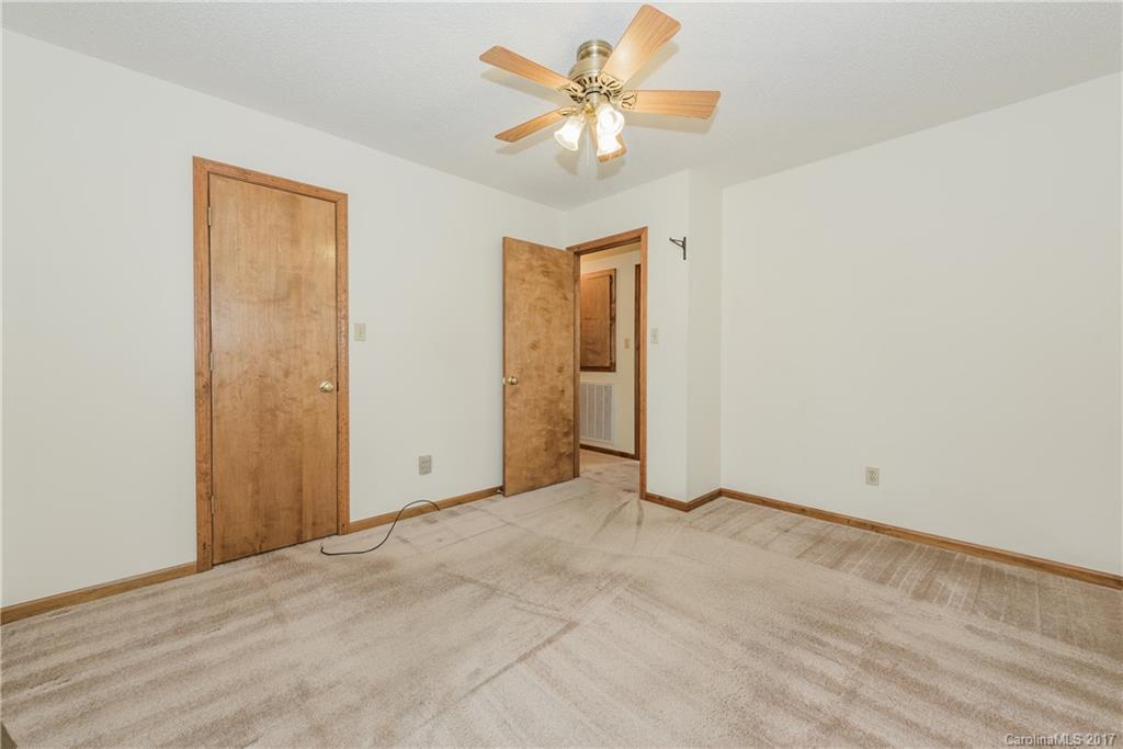 Quail Lakes - Residential