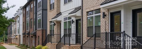 Photo of 2324 Mott Avenue, Charlotte, NC 28208 (MLS # 4313368) Photo of 2324 Mott Avenue, Charlotte, NC 28208 (MLS # 4313368)