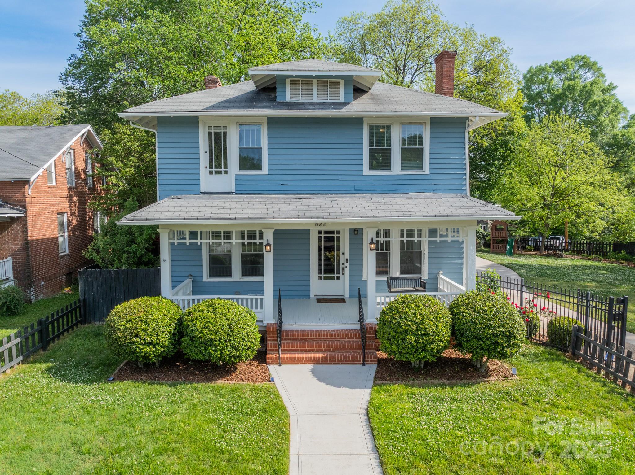 822 W Front Street