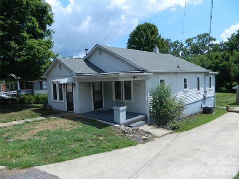 Photo of 129 Edgebrook Place NW, Lenoir, NC 28645 (MLS # 4395446)