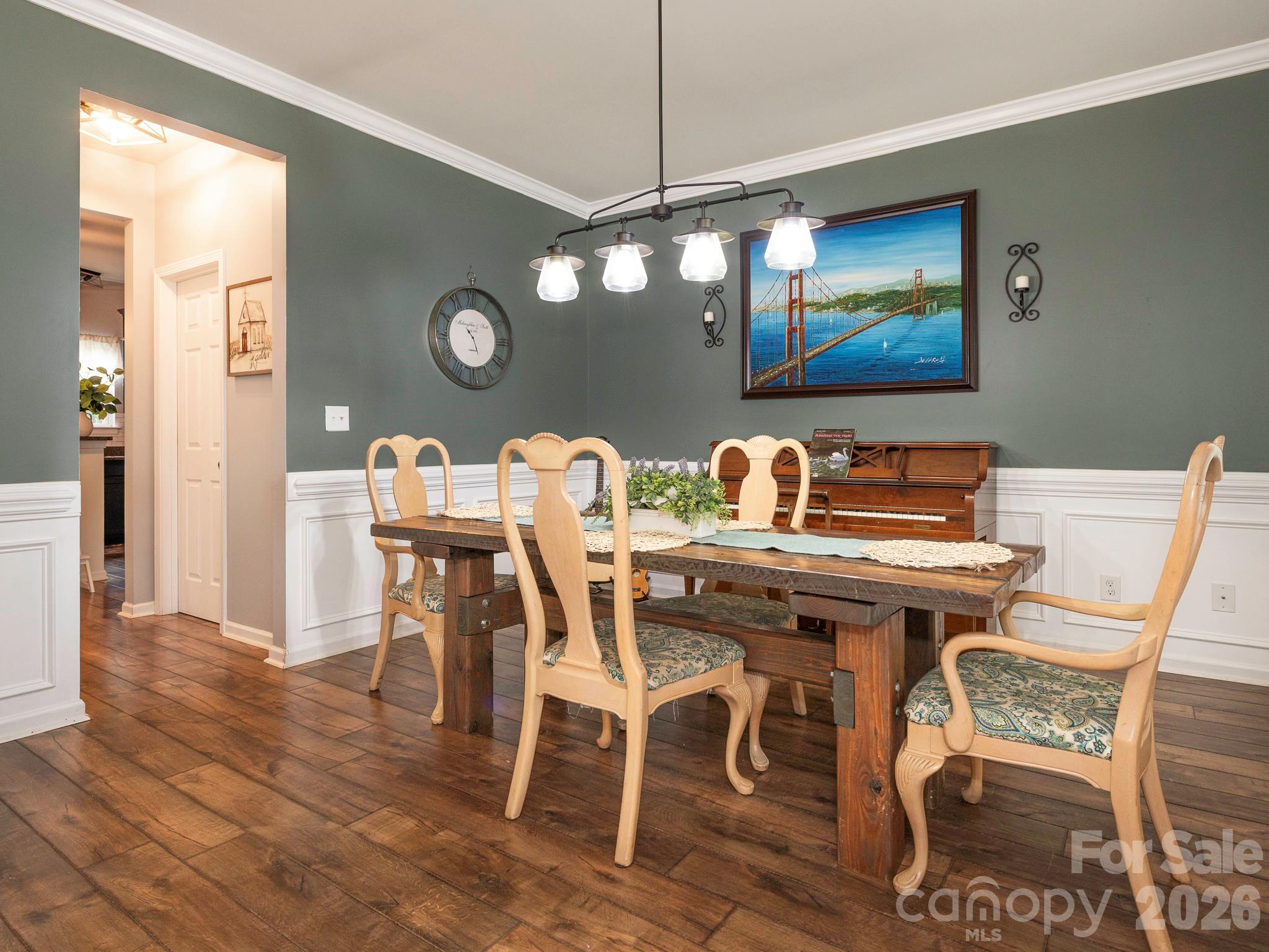 8208 Stourhead Gardens Lane