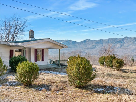 215 HIGHVIEW TRL, BURNSVILLE, NC 28714 - Image 28bb706e83587de0eb312432ceee1ee1/148146860