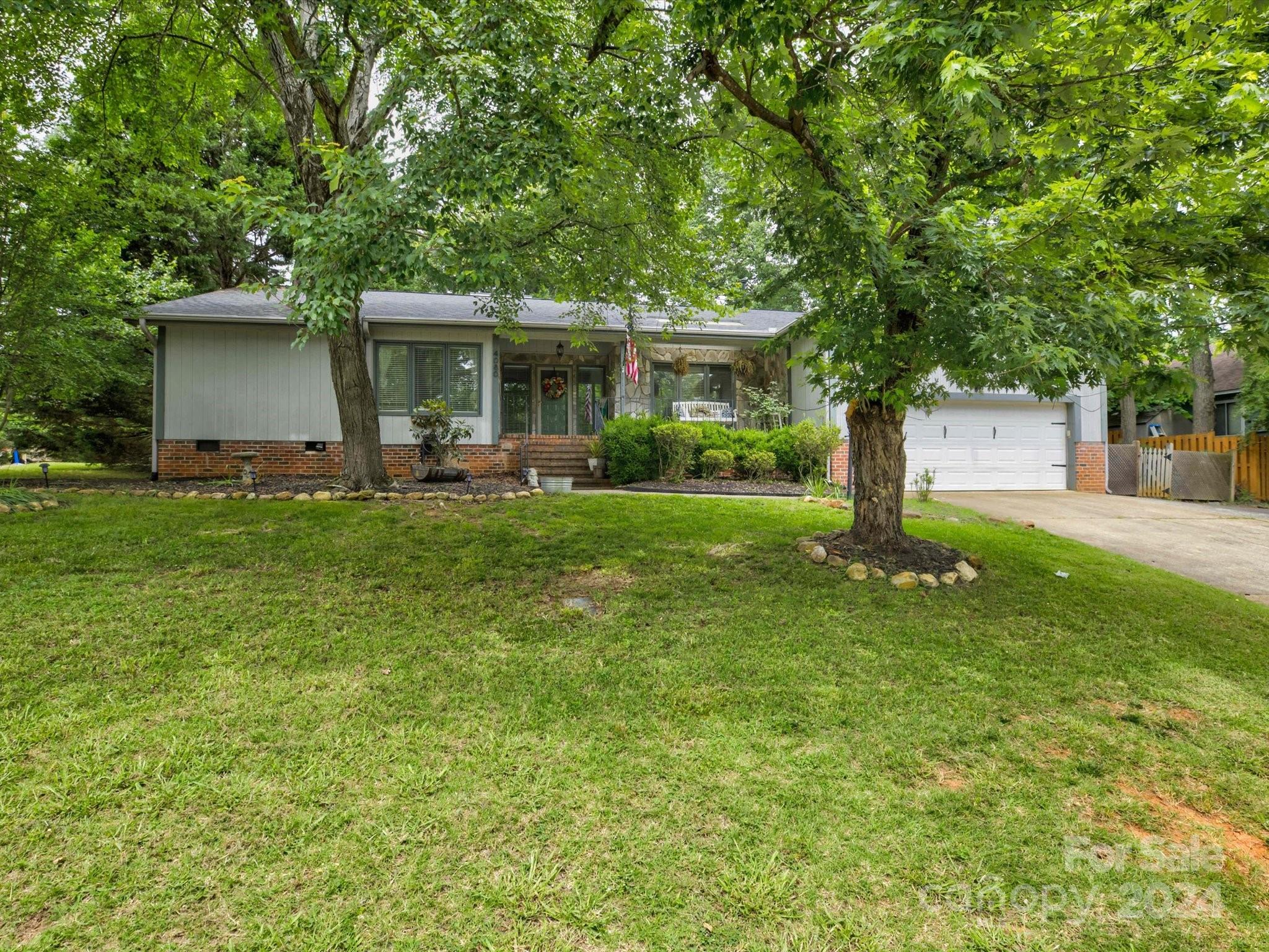 Tega Cay - Residential