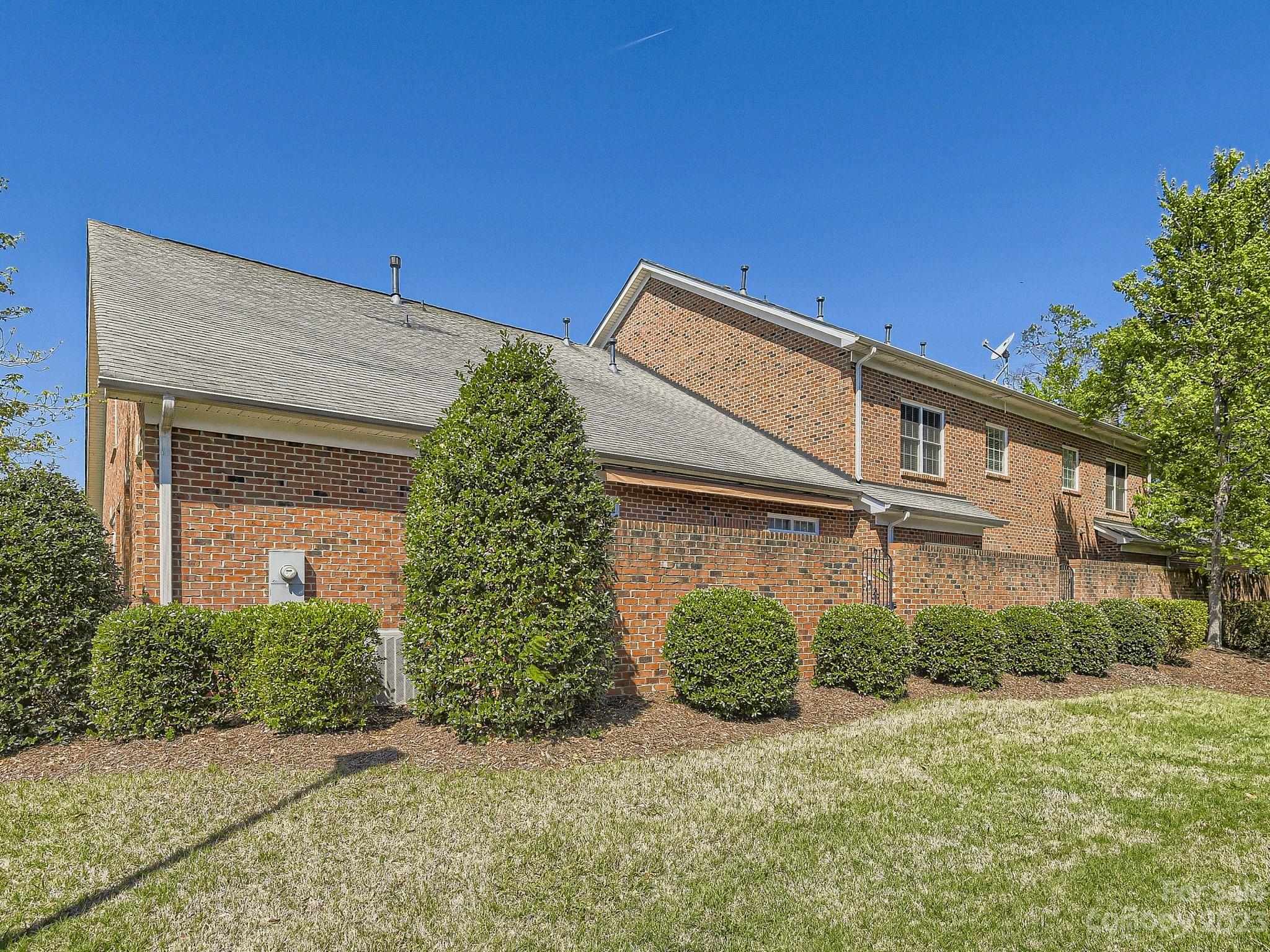 Beacon Knoll Villas - Residential