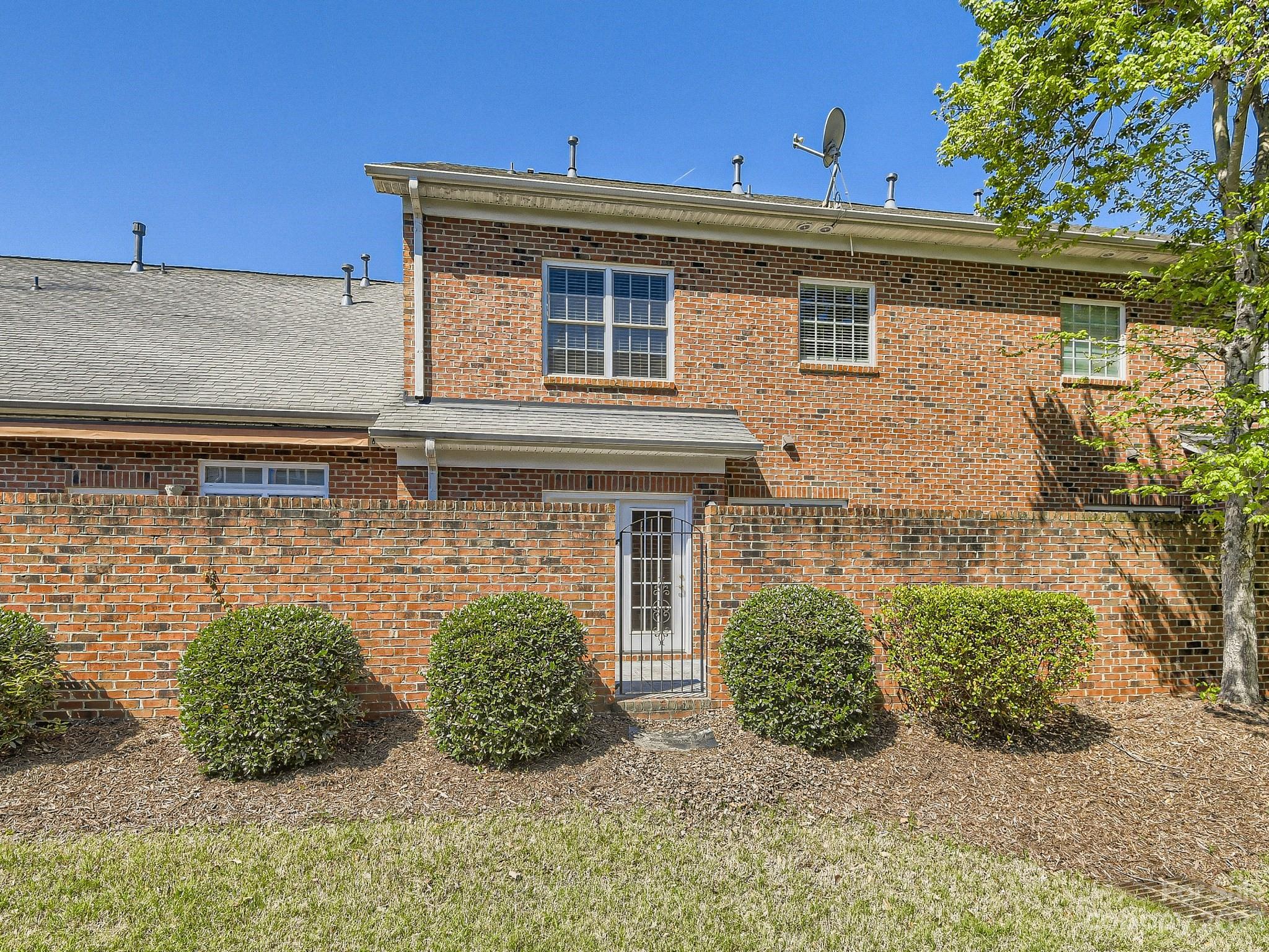 Beacon Knoll Villas - Residential