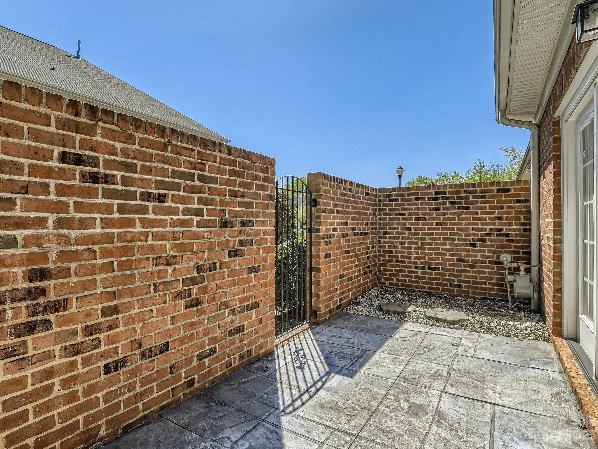 Beacon Knoll Villas - Residential