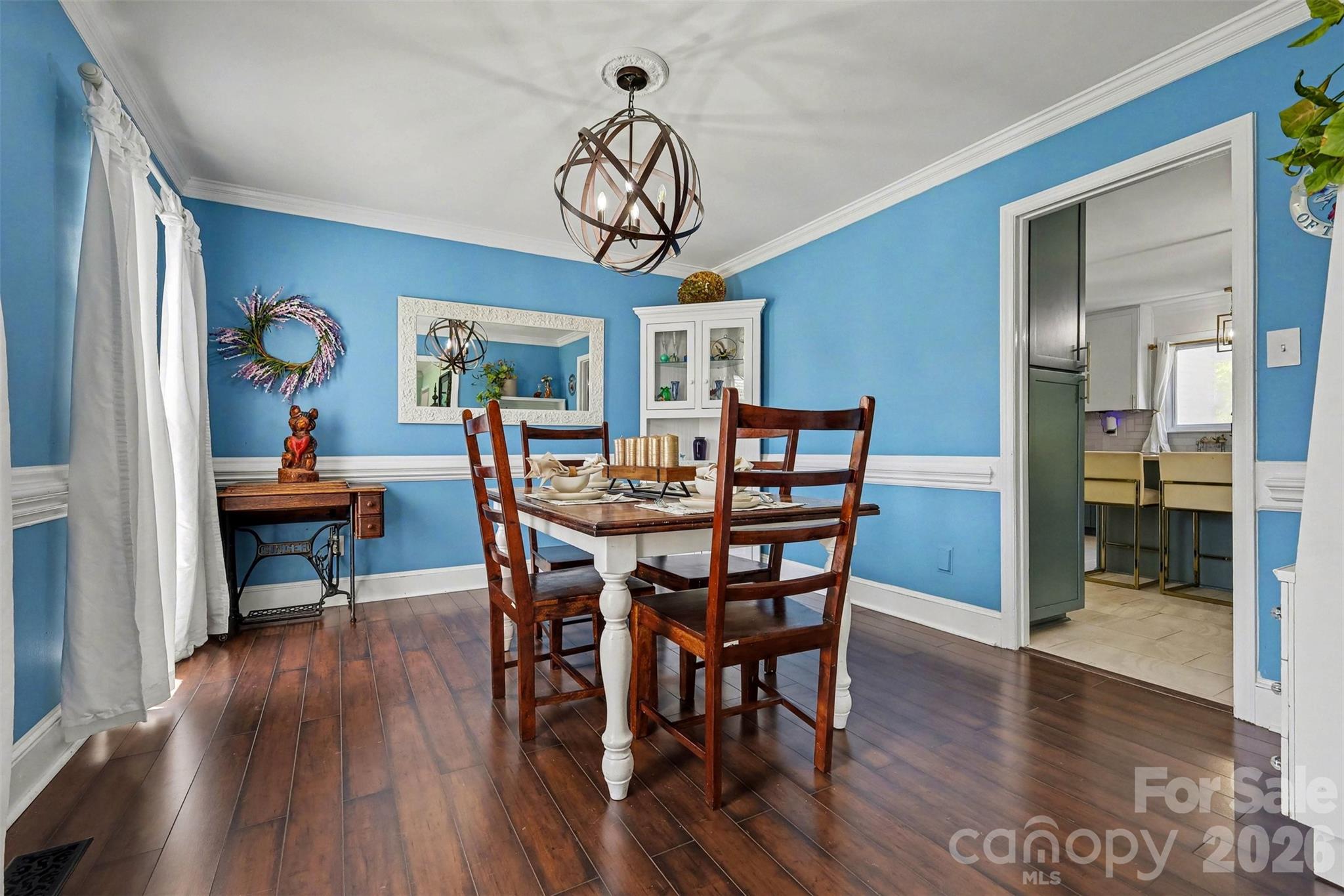 8929 Lauriston Place