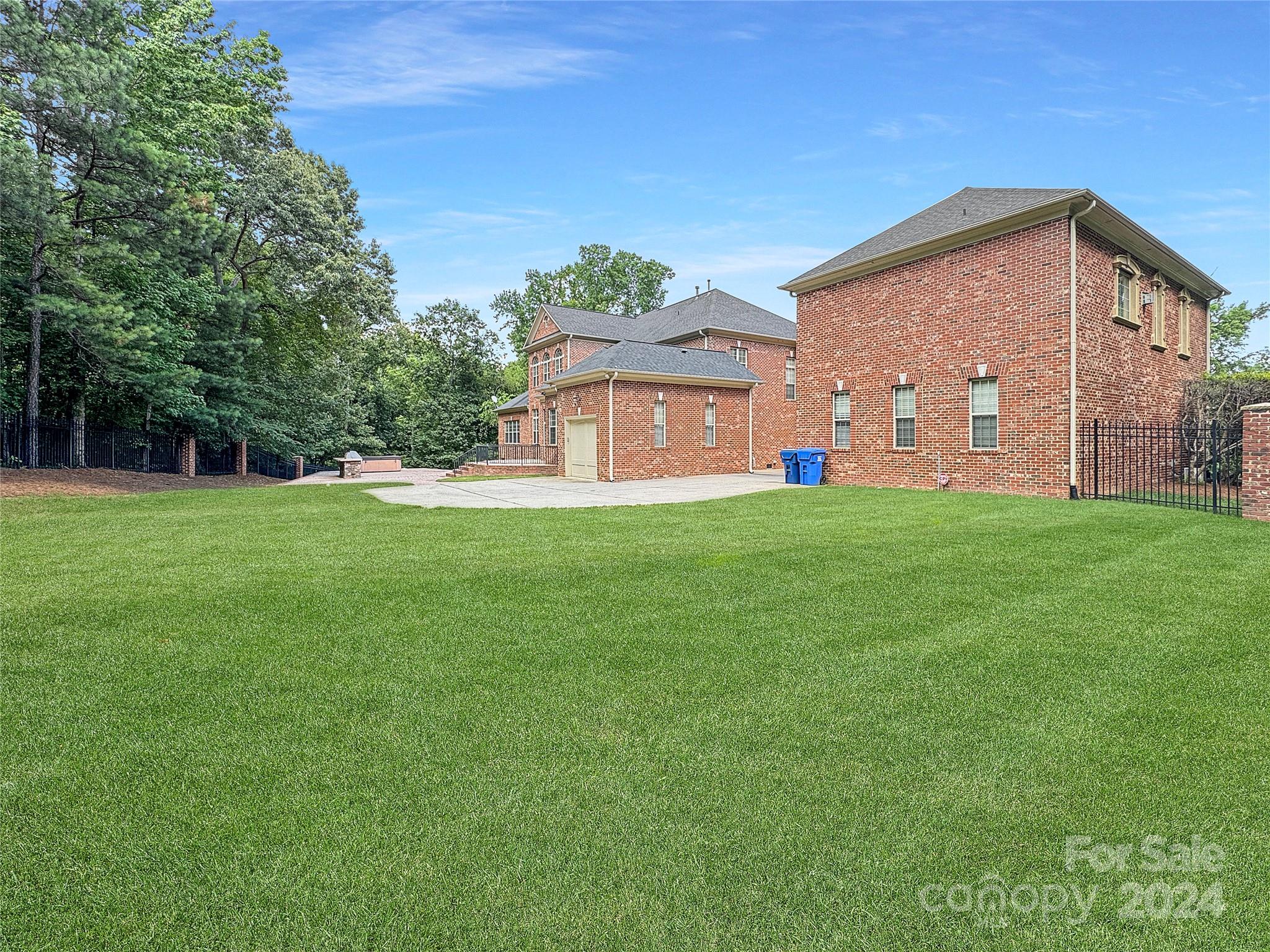 9100 Woodhall Lake Drive
