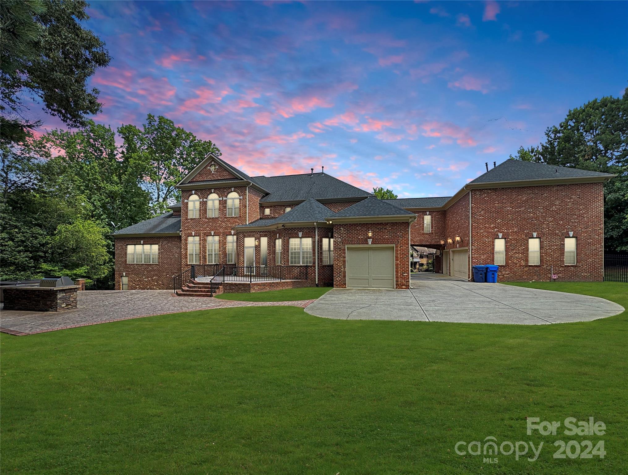 9100 Woodhall Lake Drive