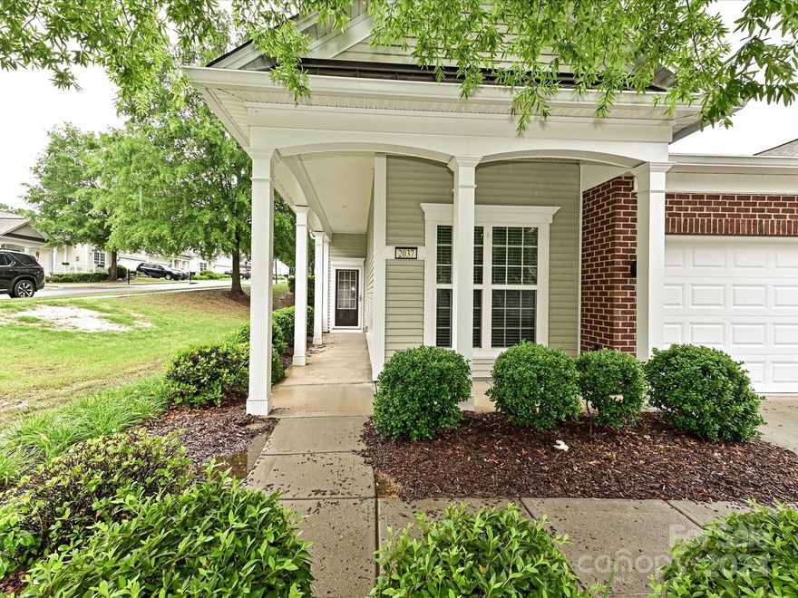 Freshly painted and move-in ready Muirfield villa with 2 bedrooms, 2 bathrooms, office/den and screened in porch. The kitchen features granite counters and SS appliances. The dining area opens to the lovely screened in porch. The primary bedroom offers large windows, a walk-in closet, bath with dual-sinks and walk-in shower. You'll love this amenity-rich active adult community that offers two outdoor pools, one indoor pool, woodworking/stained glass studio, clay tennis courts, pickleball, shuffleboard, bocce, hiking trails, softball, and 160+ interest groups and clubs. Come and enjoy your retirement in this beautiful, easy to maintain home and resort style community.
