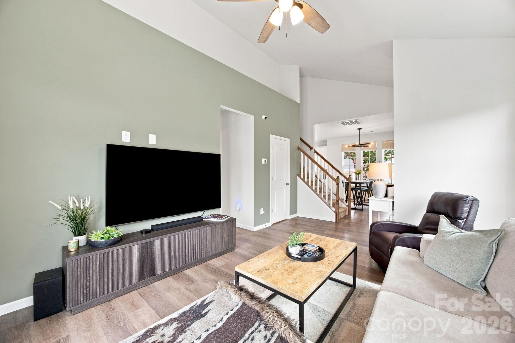1101 Johns Walk Way