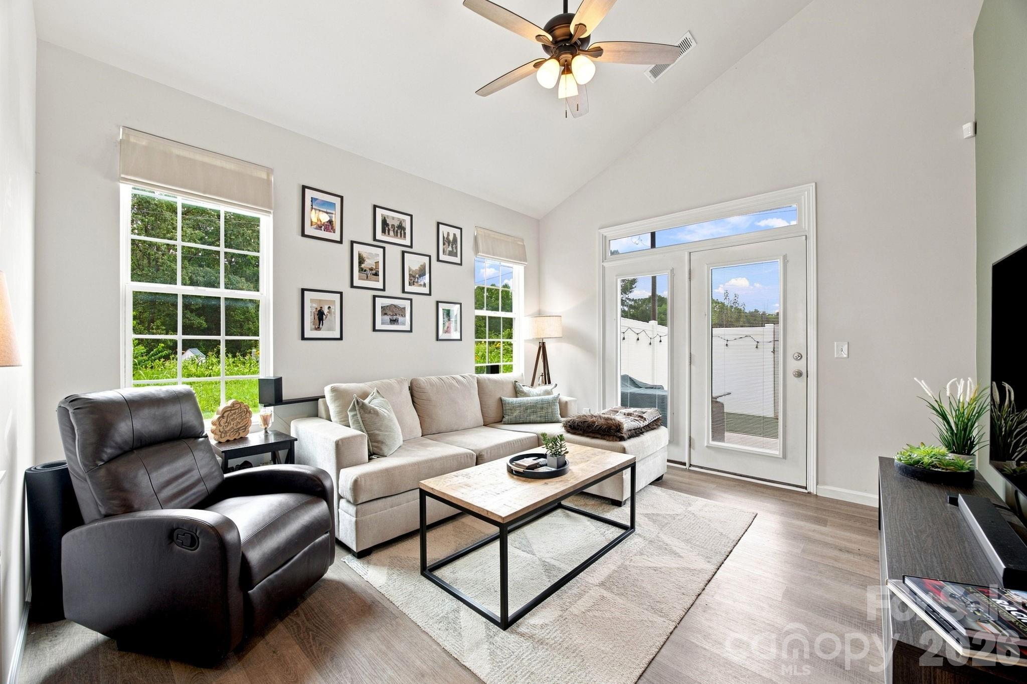 1101 Johns Walk Way