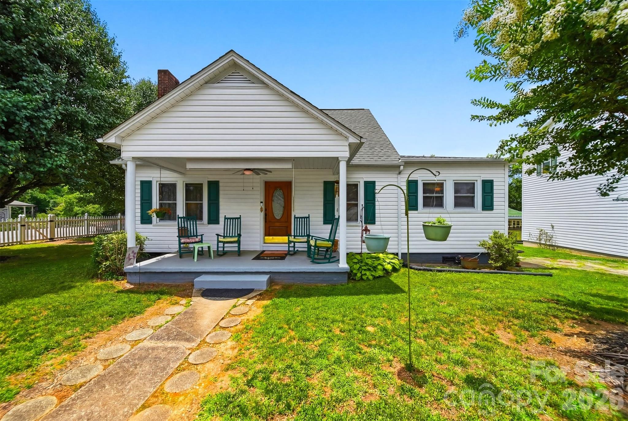 408 Garrou Avenue SE