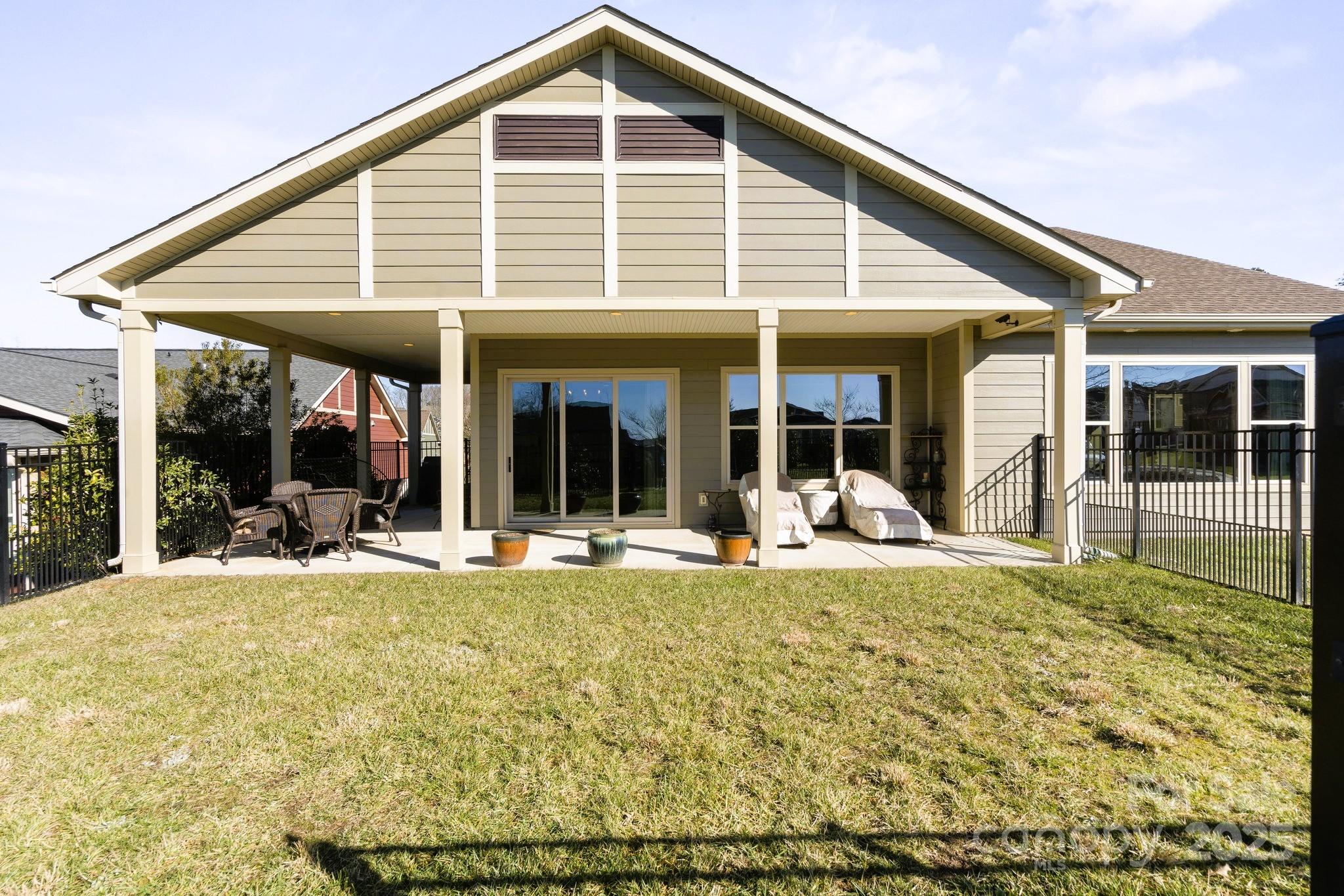 1132 Cades Court