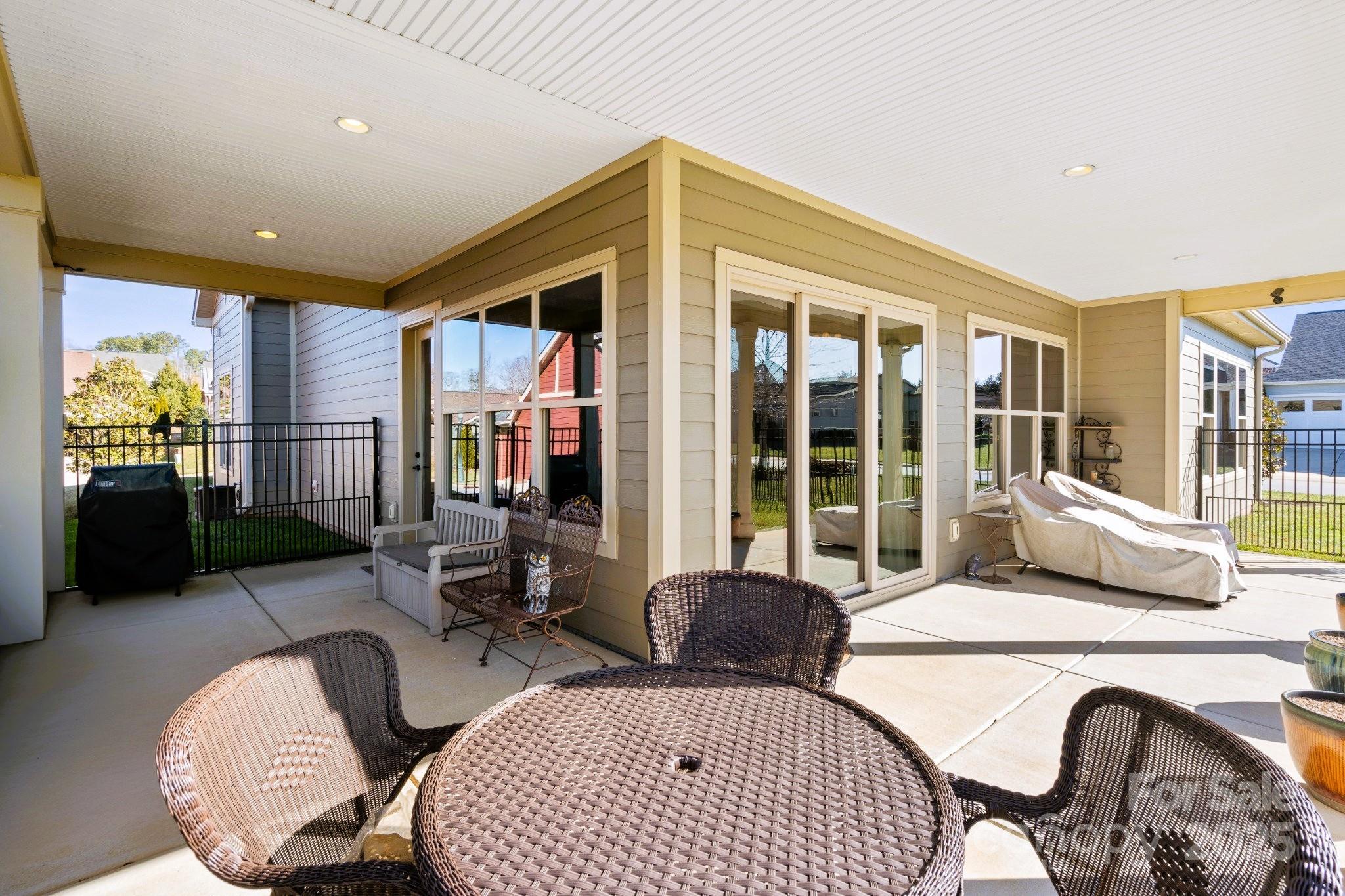 1132 Cades Court