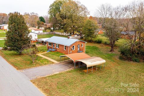 A home in Hickory