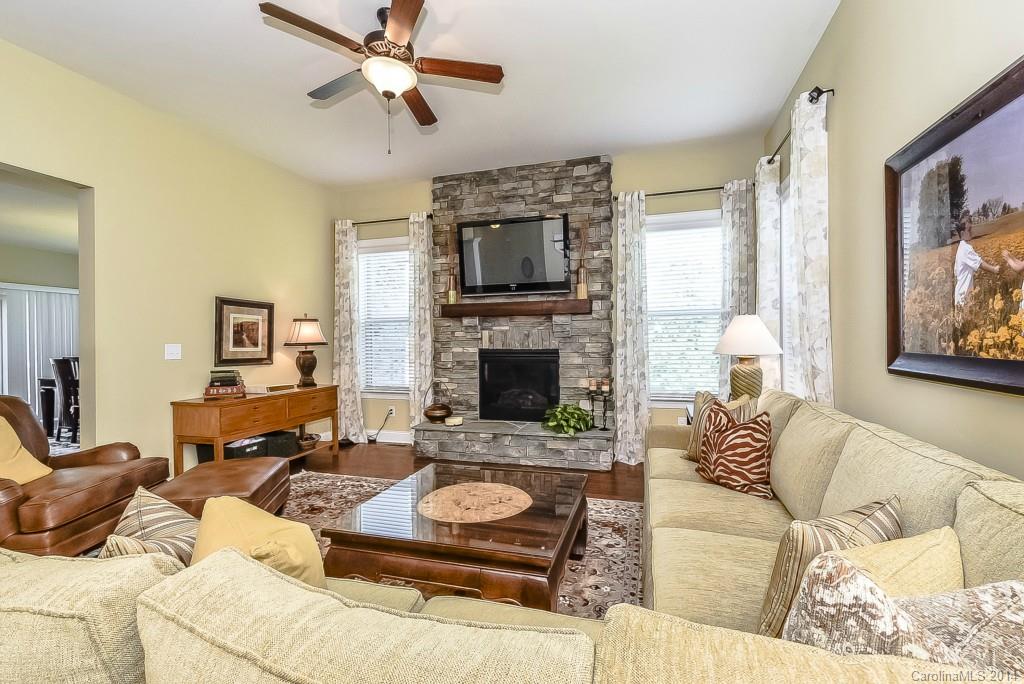 Lake Forest Preserve - Residential