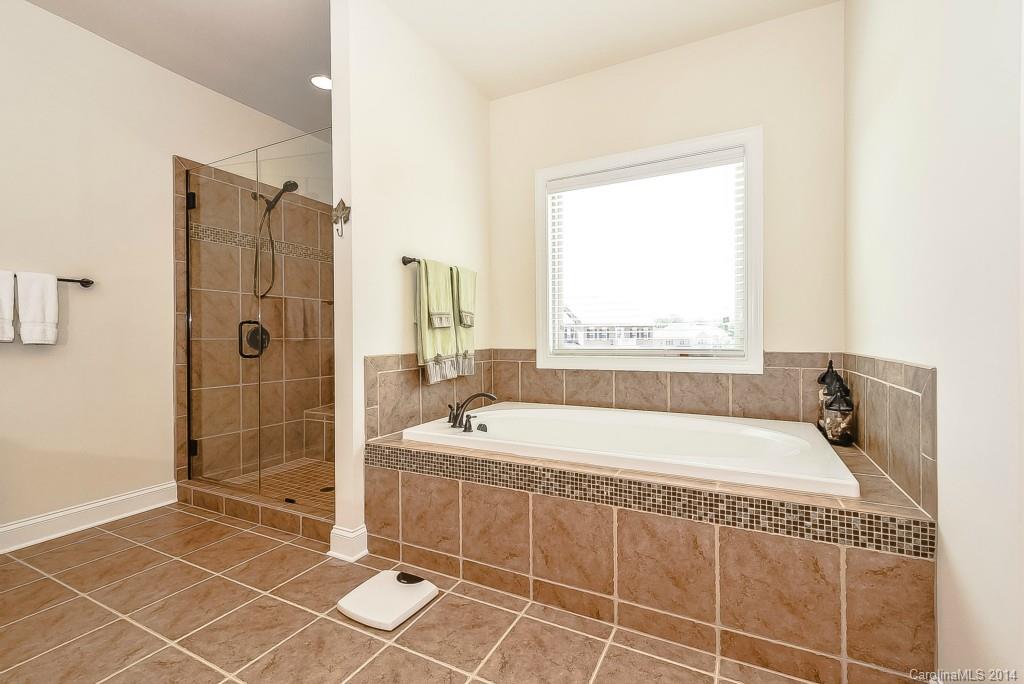 Lake Forest Preserve - Residential