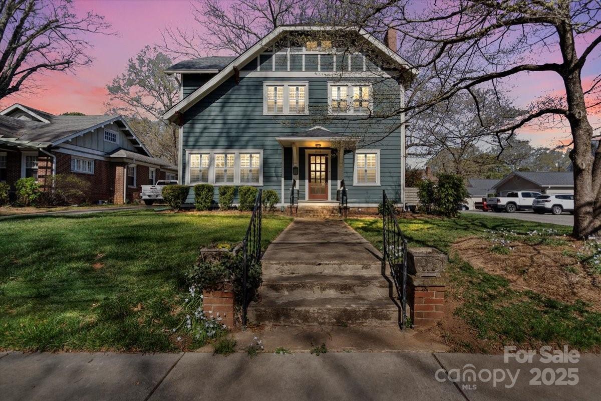 213 S Academy Street