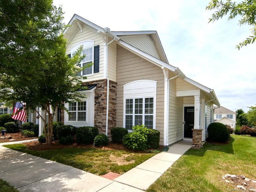 Lovely 3 bedroom 2.5 bath End-Unit own home with the master suite on main level. Freshly painted with new hardwood floors and carpeting as well as crown molding throughout. Spacious family room with gas fireplace and 9 ft ceilings. Master Bedroom with large closet and on suite bathroom. Sliding doors exit to large private back patio. Extra Large corner lot for added privacy. Detached 1 car garage with plenty room for storage. Excellent community amenities including pool and playground.