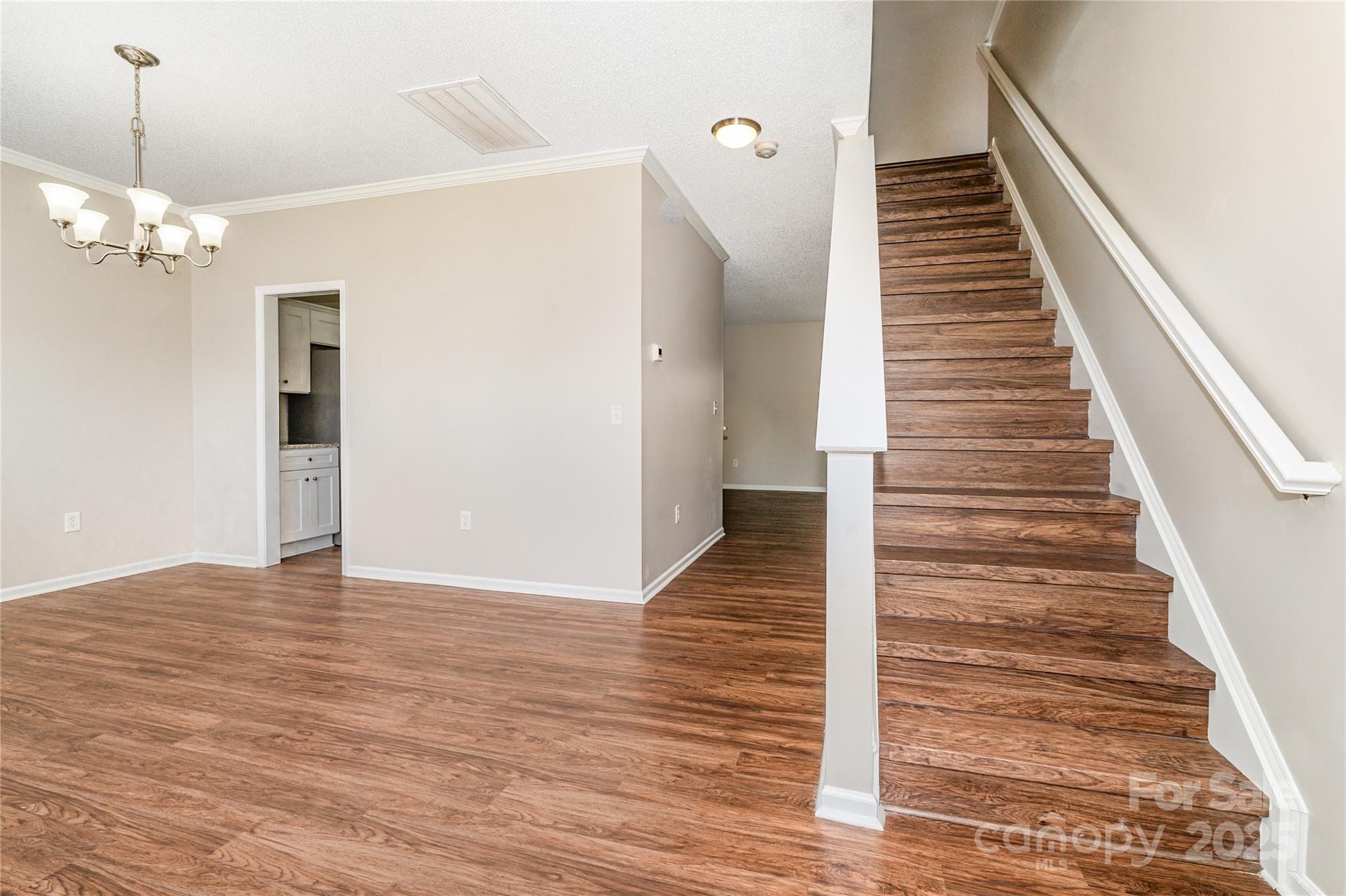 9012 Hedge Maple Road