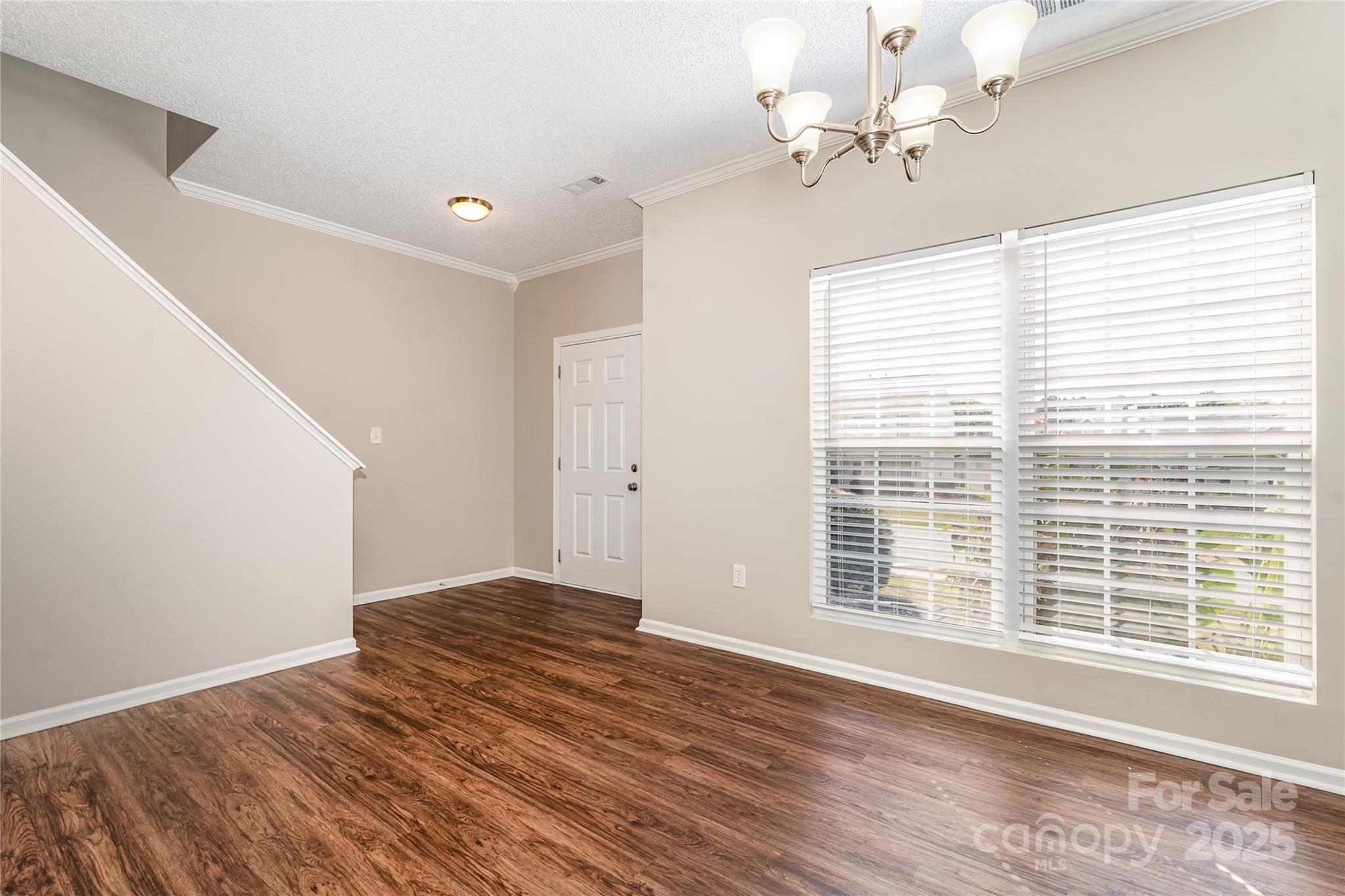 9012 Hedge Maple Road