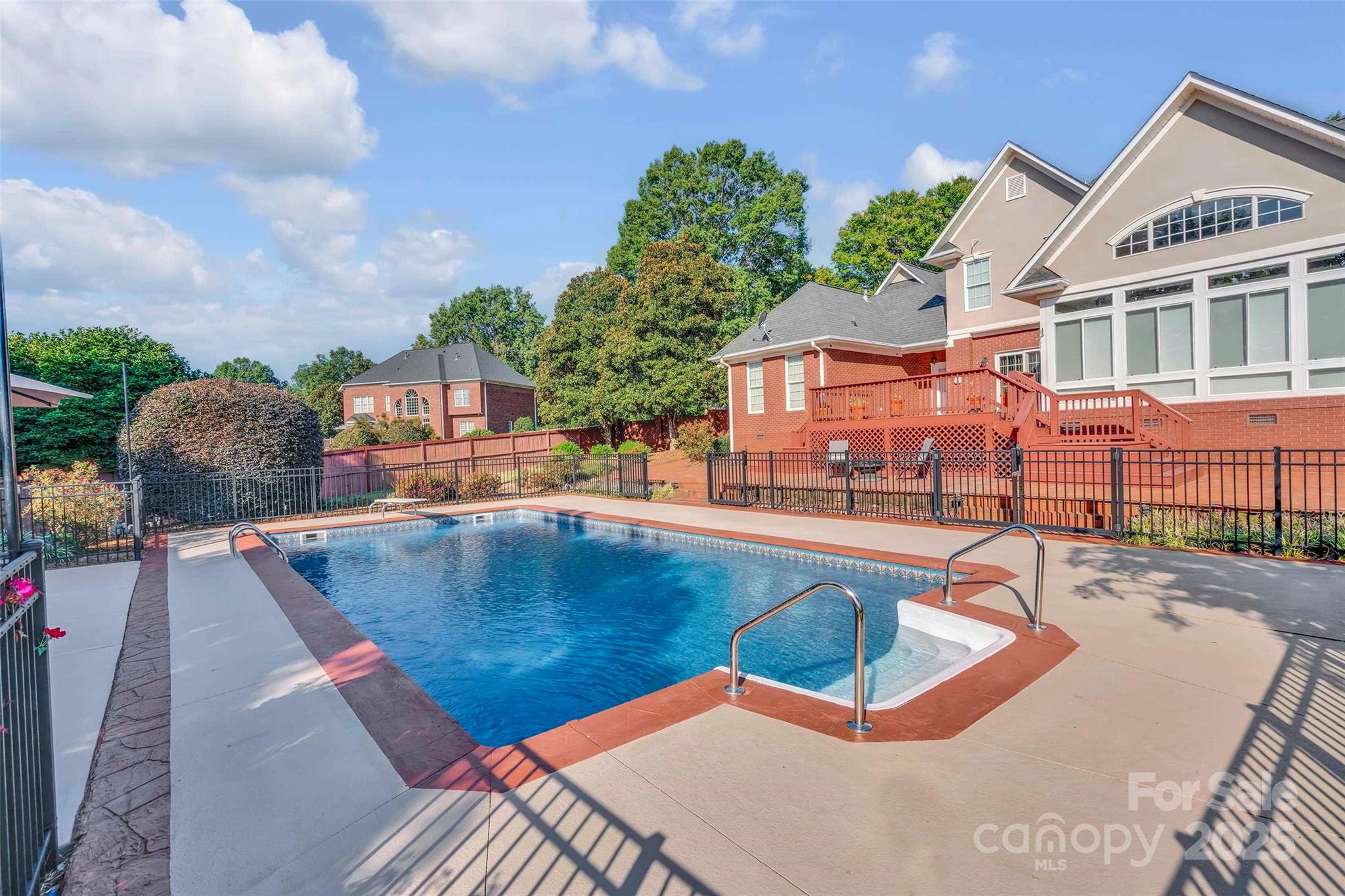 137 Clearcreek Drive