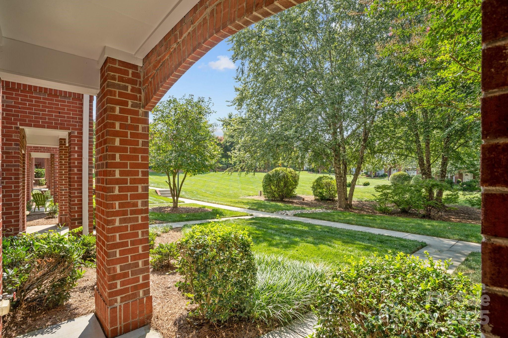 929 Central Park Circle