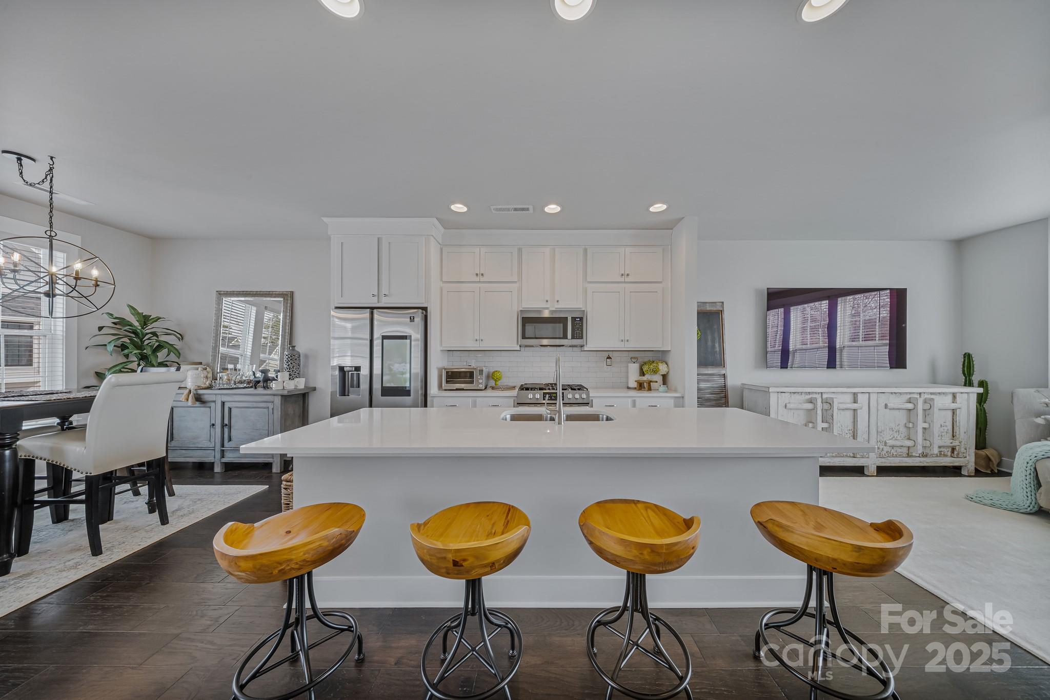 546 Amalfi Drive