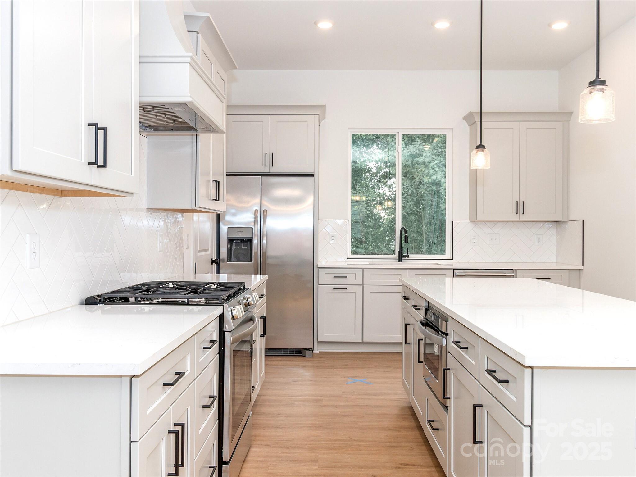 ENDERLY PARK - Residential