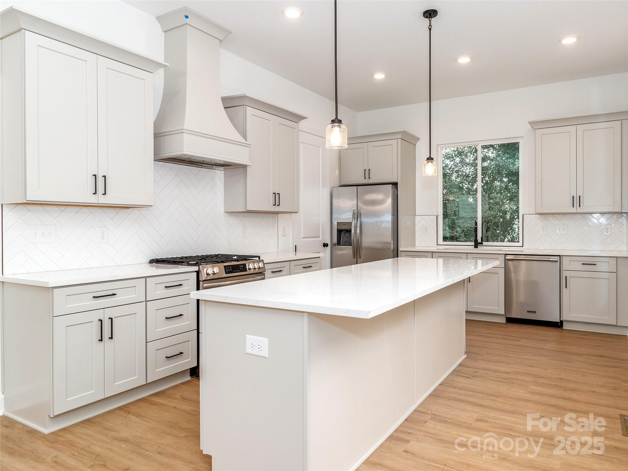 ENDERLY PARK - Residential