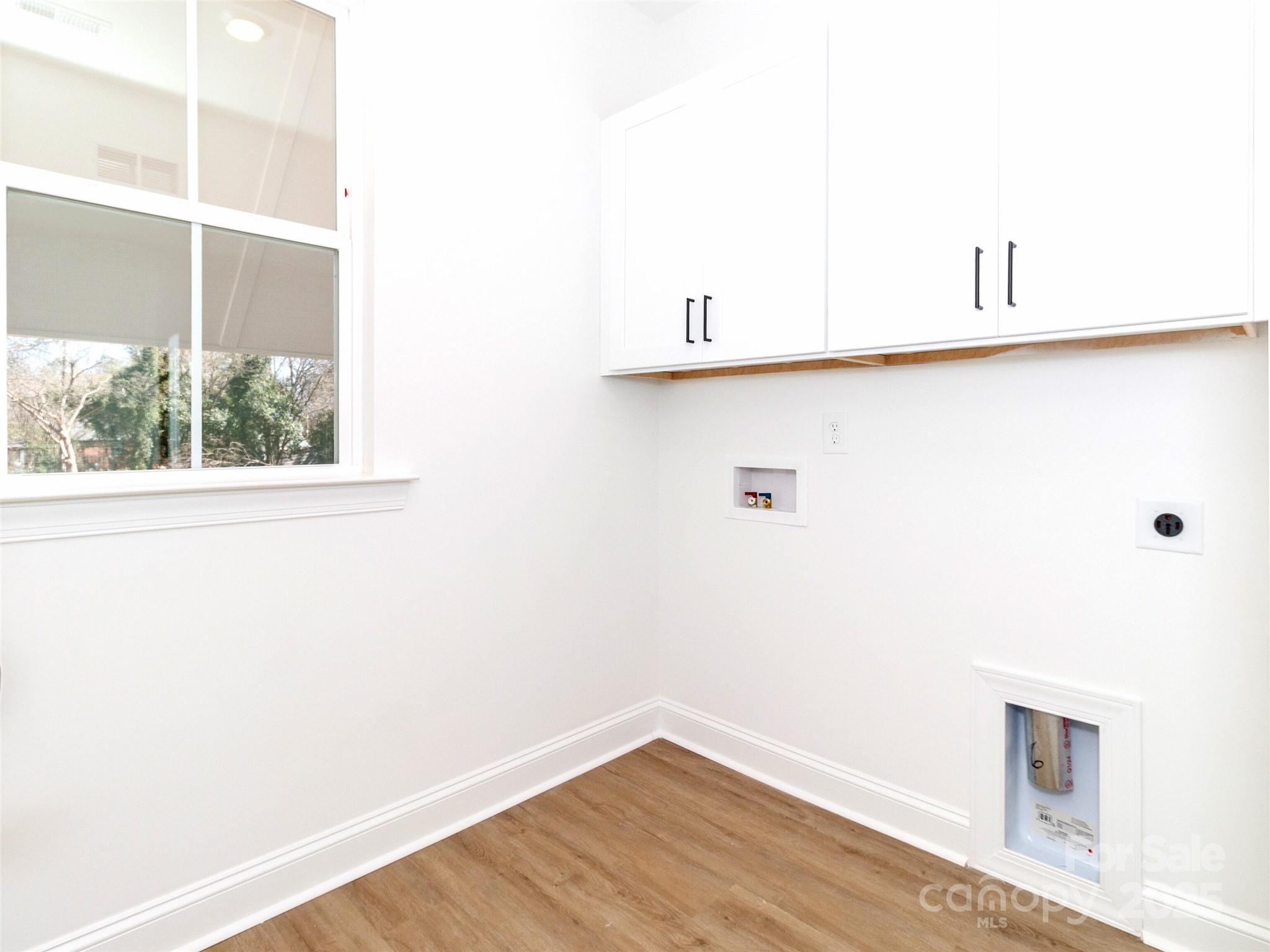 ENDERLY PARK - Residential