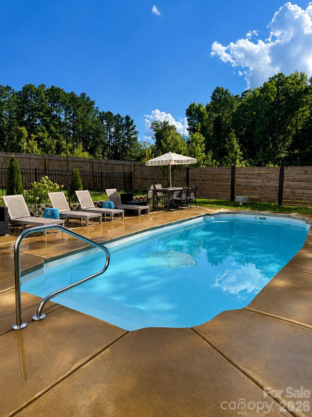 1382 W Rebound Road