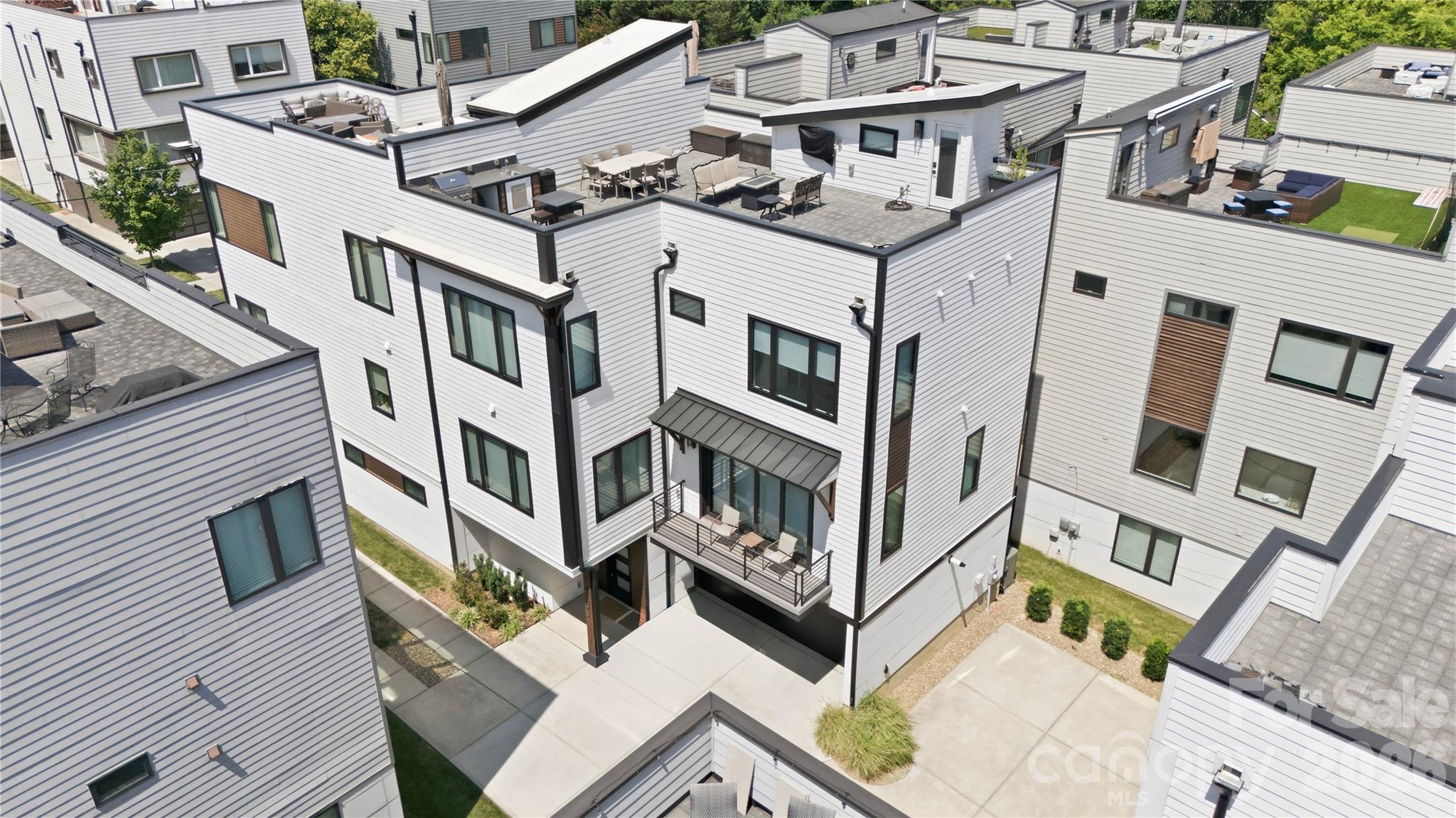 1004 Westbrook Drive