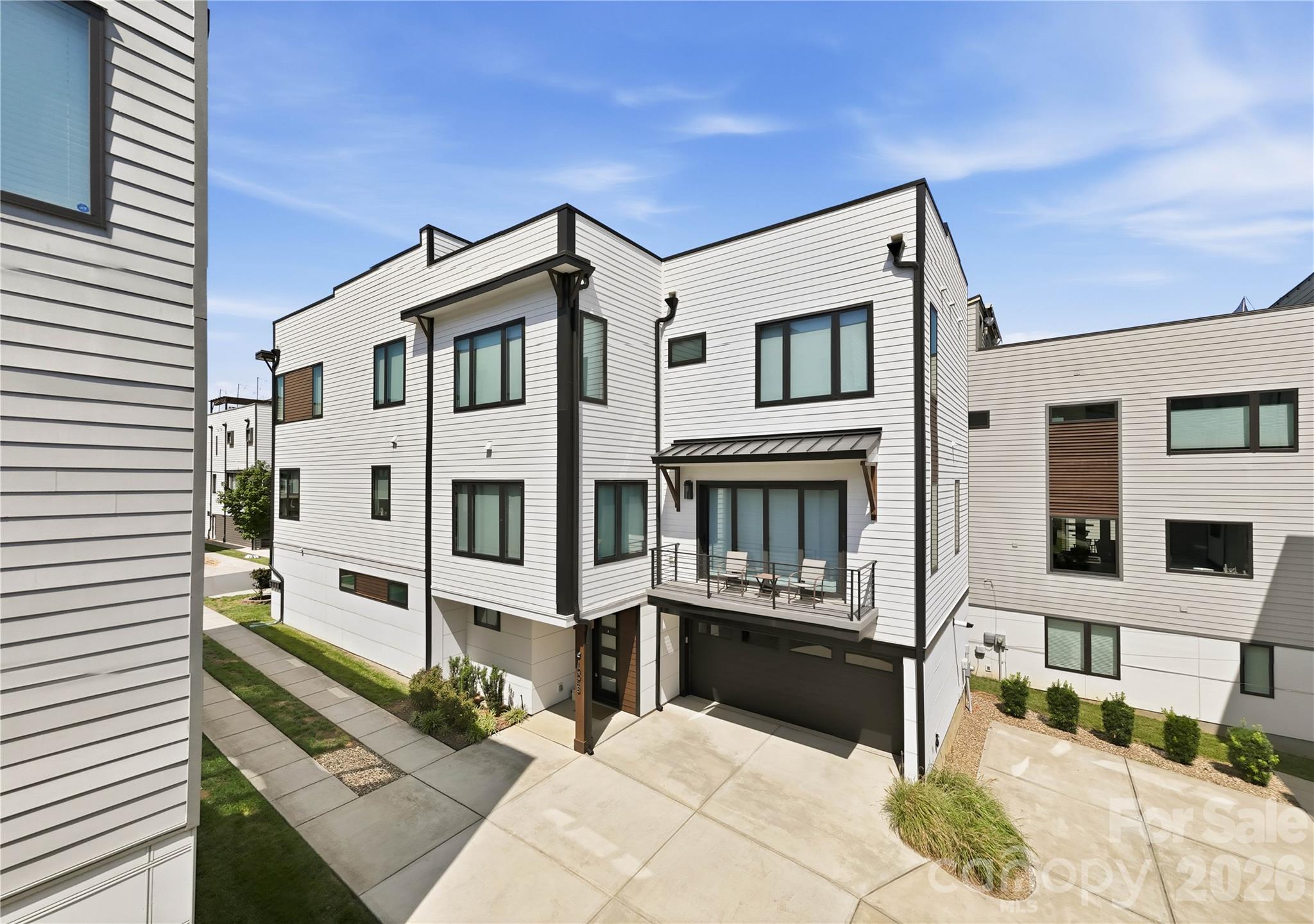 1004 Westbrook Drive