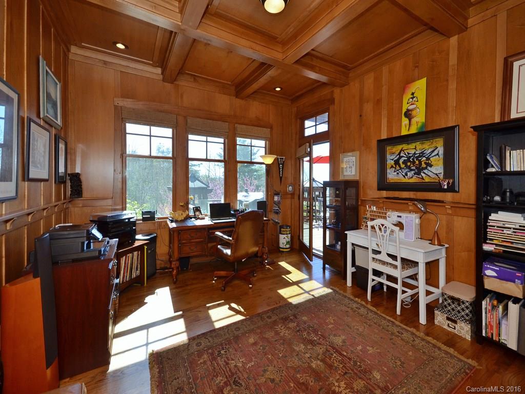 Reynolds Mountain - Residential