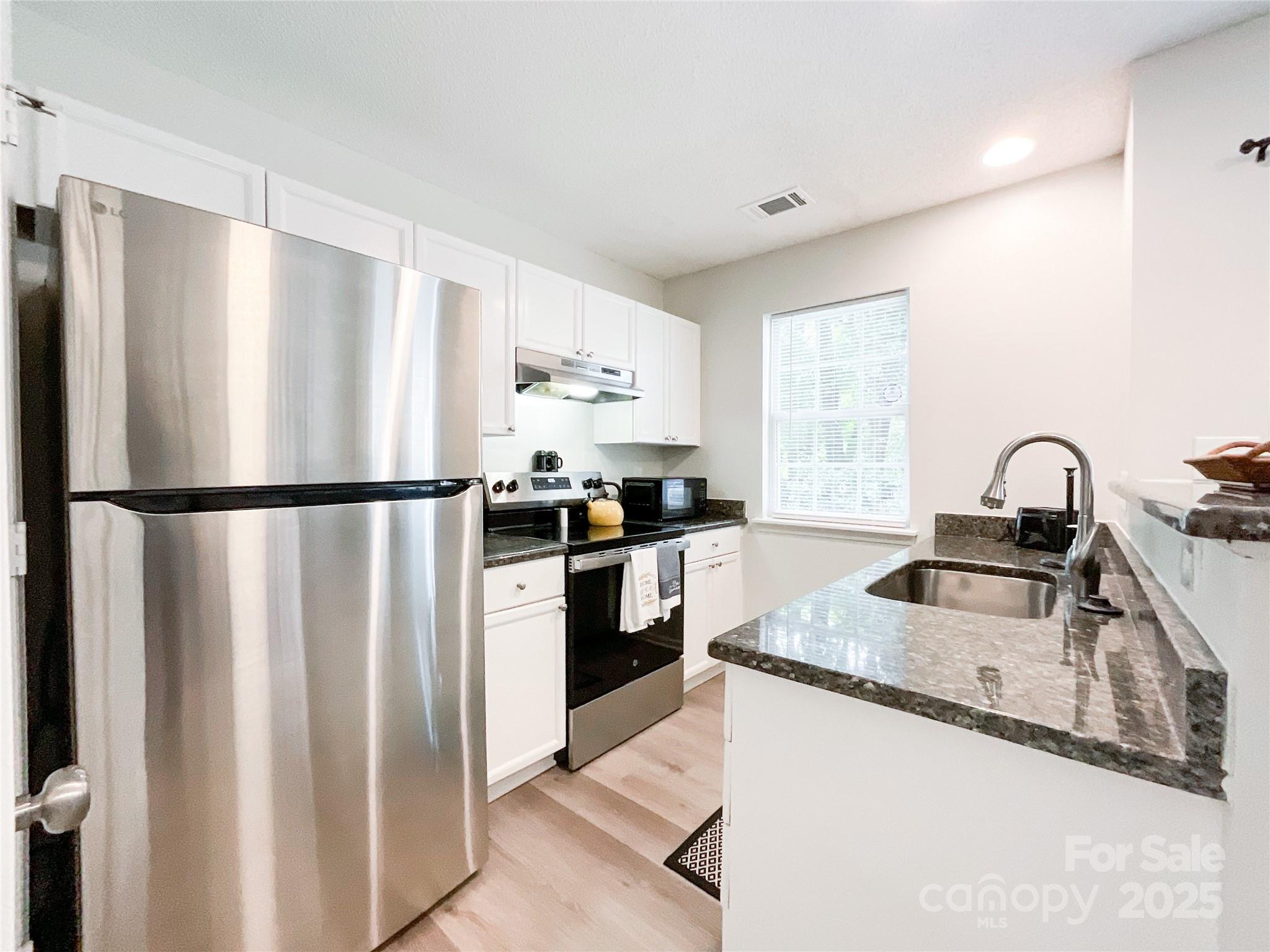 The Landing at Hickory Grove - Residential