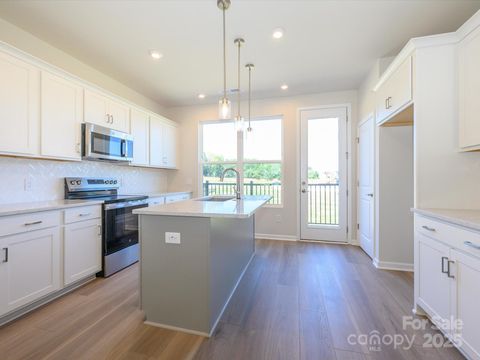 5727 Castlerea Drive Charlotte NC 28217